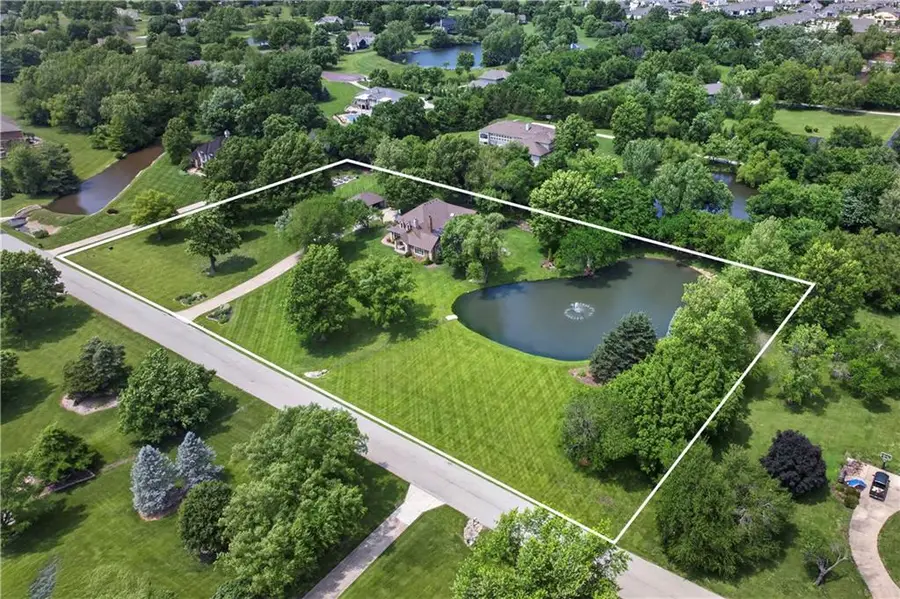 11000 W 177th Terrace, Overland Park, KS 66221 - #2