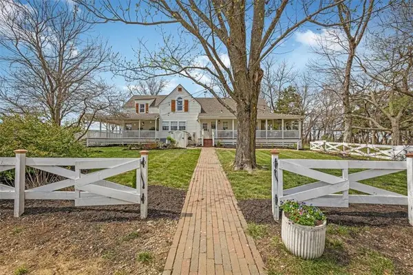 27440 W 215th Street, Spring Hill, KS 66083