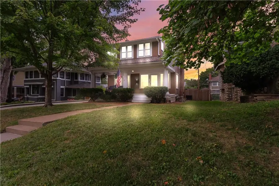 408 W 61st Street, Kansas City, MO 64113 - #2