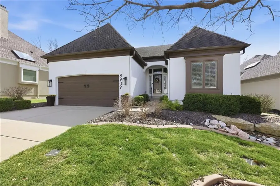 8909 W 142nd Court, Overland Park, KS 66221 - #2