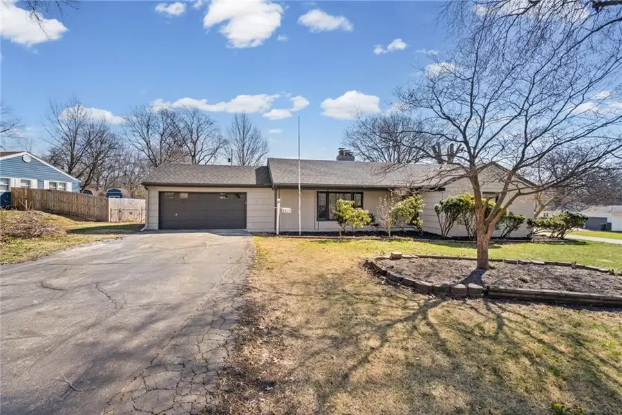 4515 Norwood Avenue, Kansas City, MO 64133 - #3