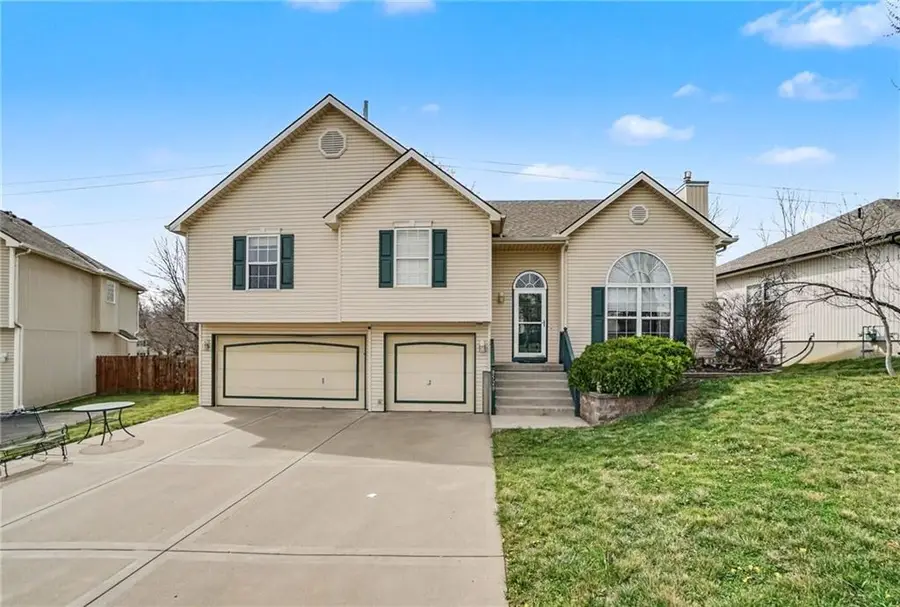 8528 N Ava Avenue, Kansas City, MO 64154 - #2