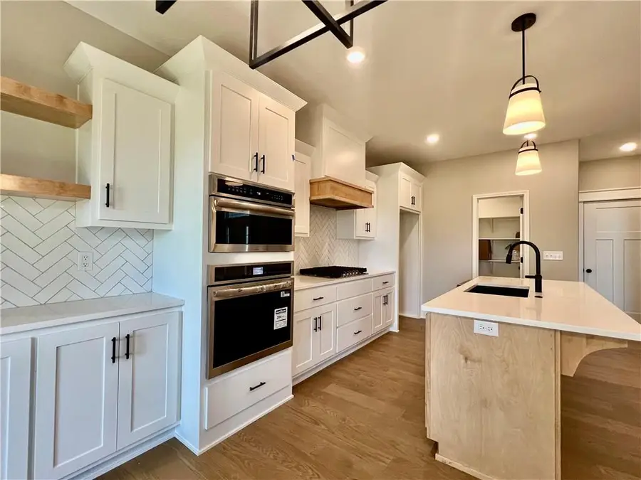 1925 Longview Drive, Liberty, MO 64068 - #3