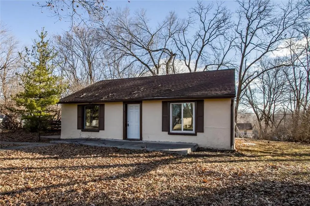 9043 Walnut Street, Kansas City, MO 64114 - #1