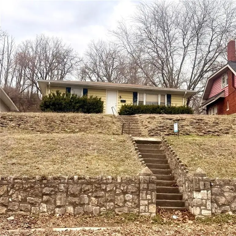 1501 Pacific Street, Saint Joseph, MO 64503 - #2