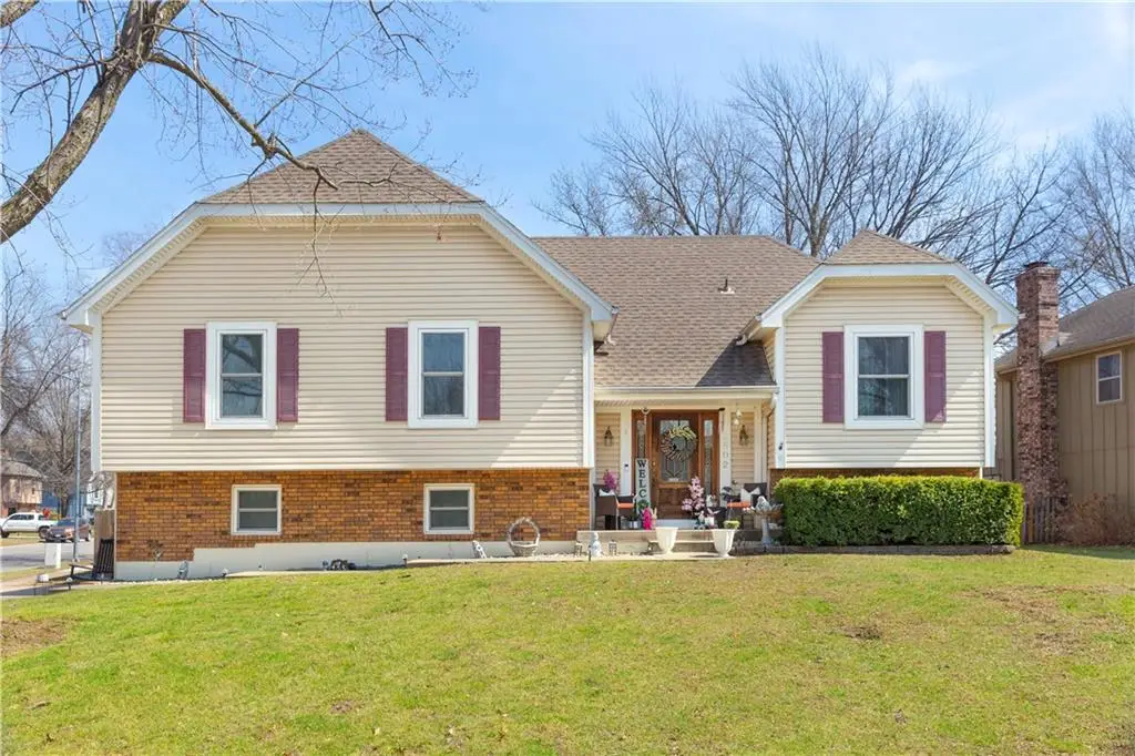 1802 S Arrowhead Drive, Olathe, KS 66062 - #1