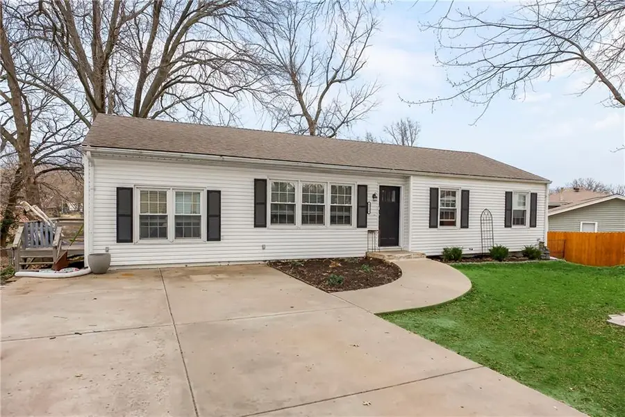 5113 N Wayne Avenue, Kansas City, MO 64118 - #2