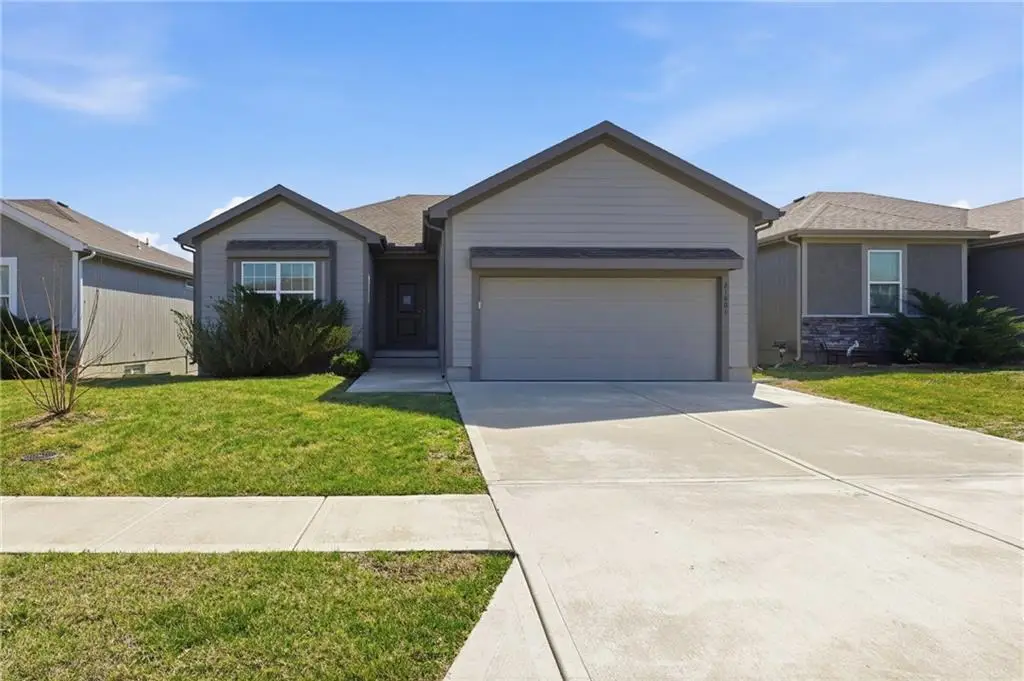 21801 Southcreek Road, Peculiar, MO 64078 - #1