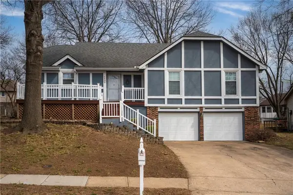 6435 Greenwood Street, Shawnee, KS 66216