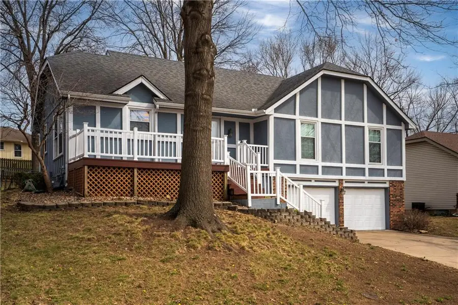 6435 Greenwood Street, Shawnee, KS 66216 - #2