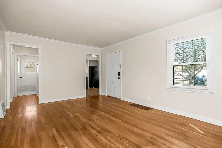 707 W 86th Street, Kansas City, MO 64114 - #3