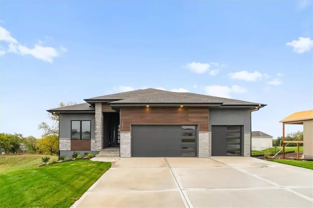 13458 Terrace Park Drive, Parkville, MO 64152 - #1