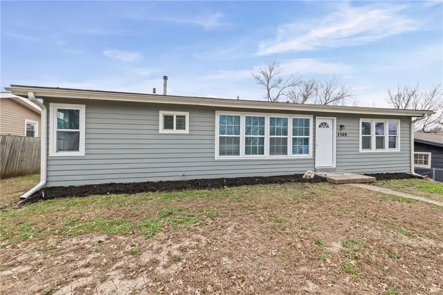 7509 E 85th Street, Kansas City, MO 64138 - #2