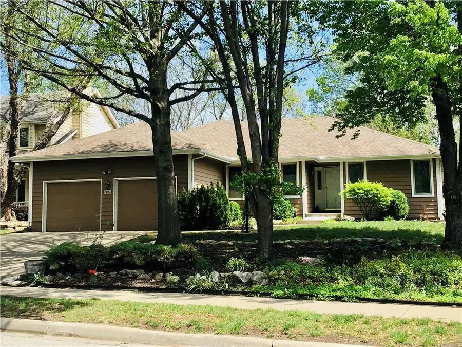 904 Joseph Drive, Lawrence, KS 66049 - #2