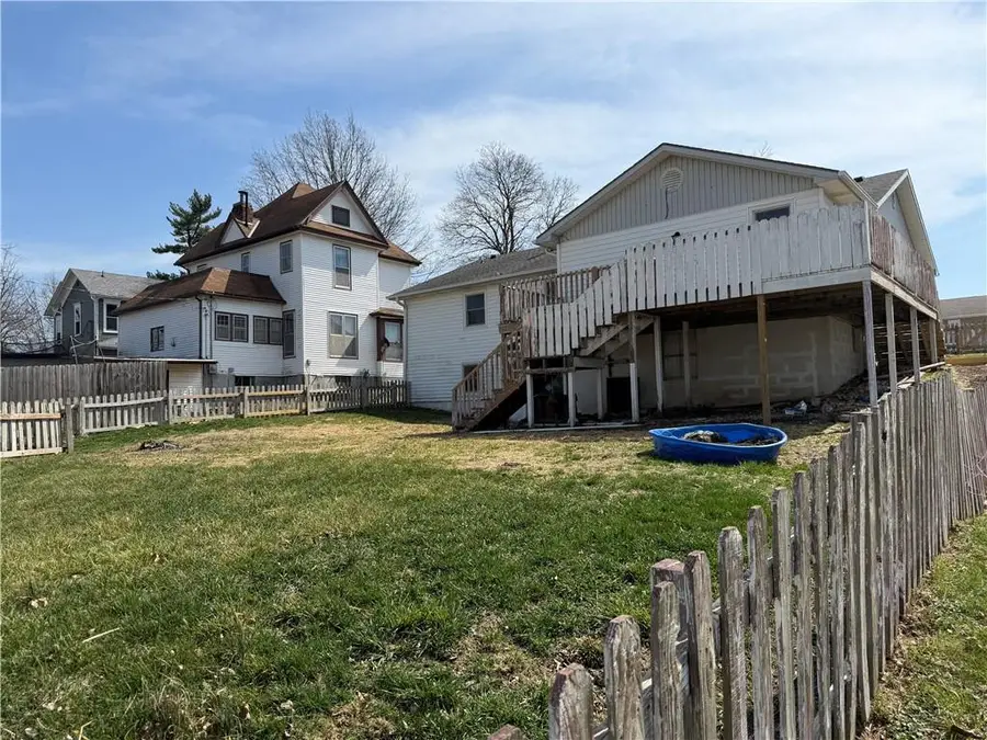 325 E 4th Street, Maryville, MO 64468 - #3