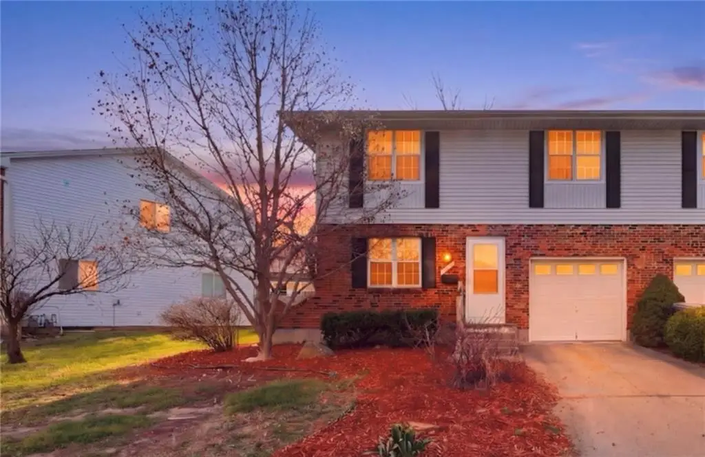 7136 NW Country Club Lane, Kansas City, MO 64152 - #1