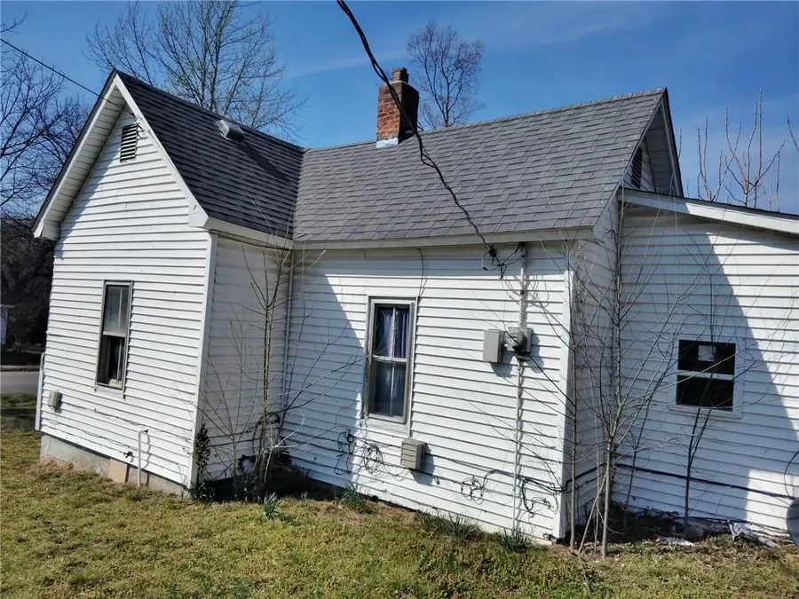 1142 S River Street, Carthage, MO 64836 - #2