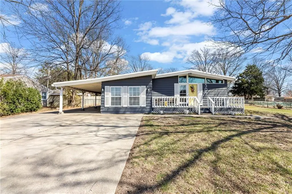 503 1st Street, Lansing, KS 66043 - #1