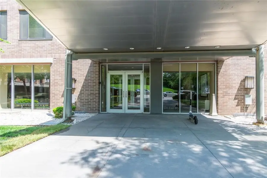 600 E 8th St Street #3T, Kansas City, MO 64106 - #2