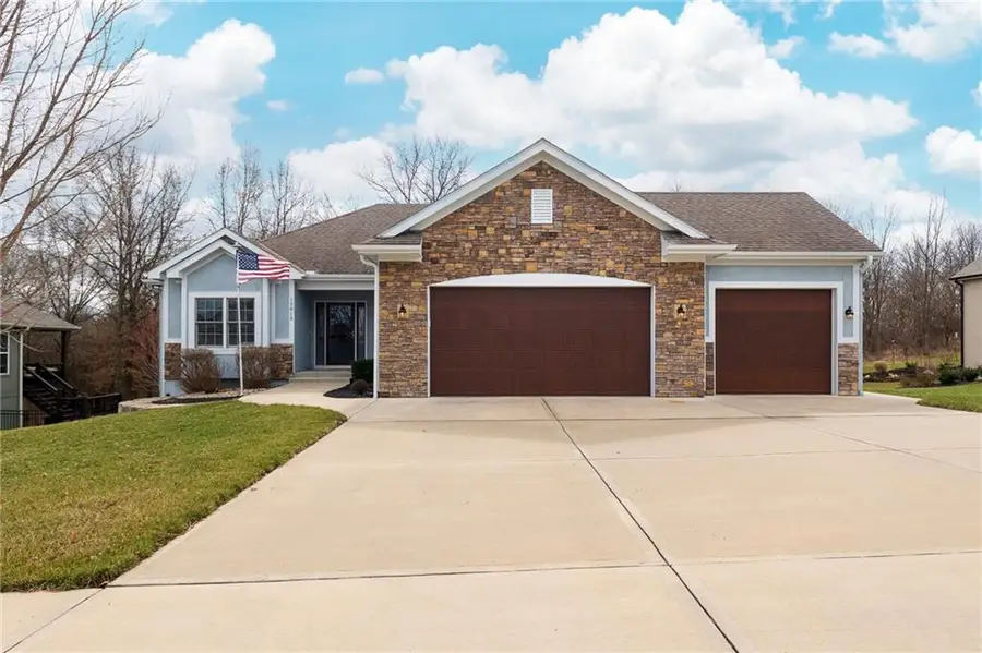 12815 Hubbard Road, Kansas City, KS 66109 - #2