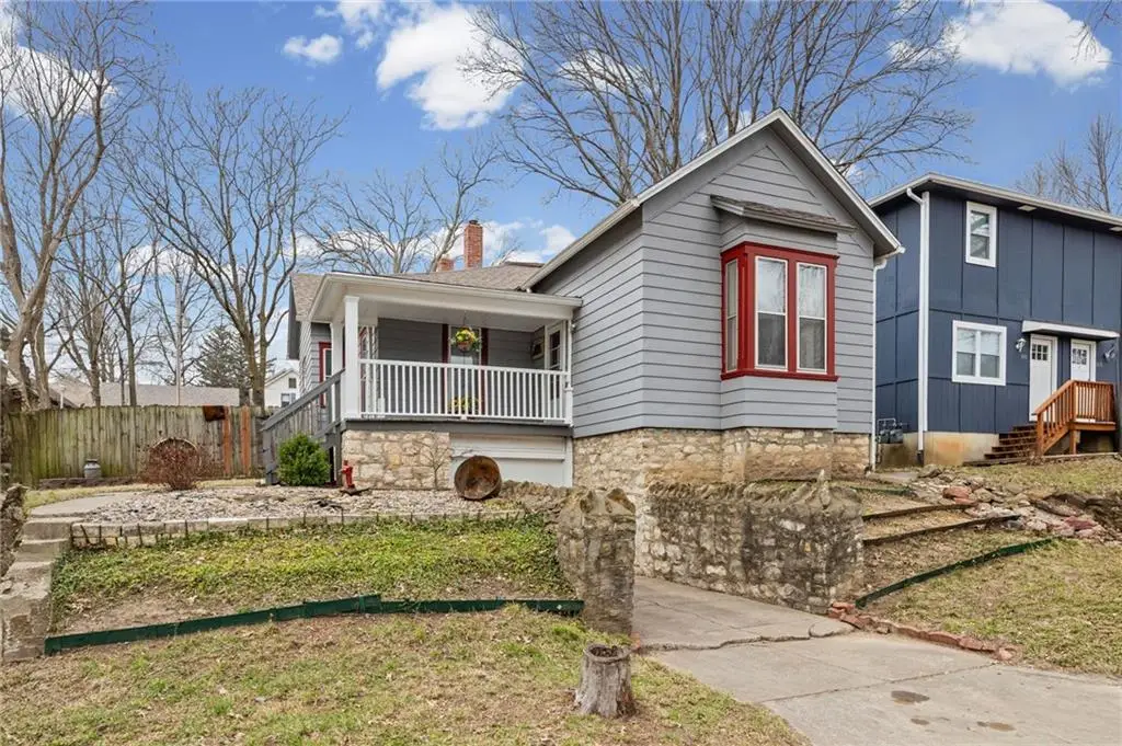 1434 6th Avenue, Leavenworth, KS 66048 - #1