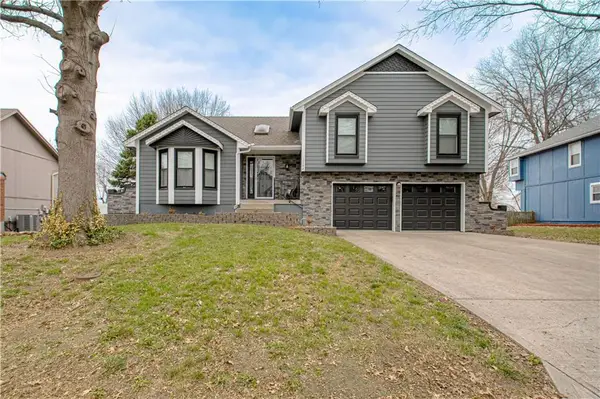 1708 SE 7th Terrace, Lee's Summit, MO 64063