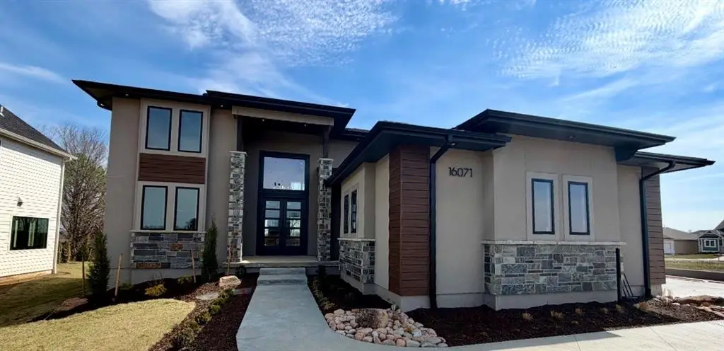 16071 S Twilight Lane, Olathe, KS 66062 - #1