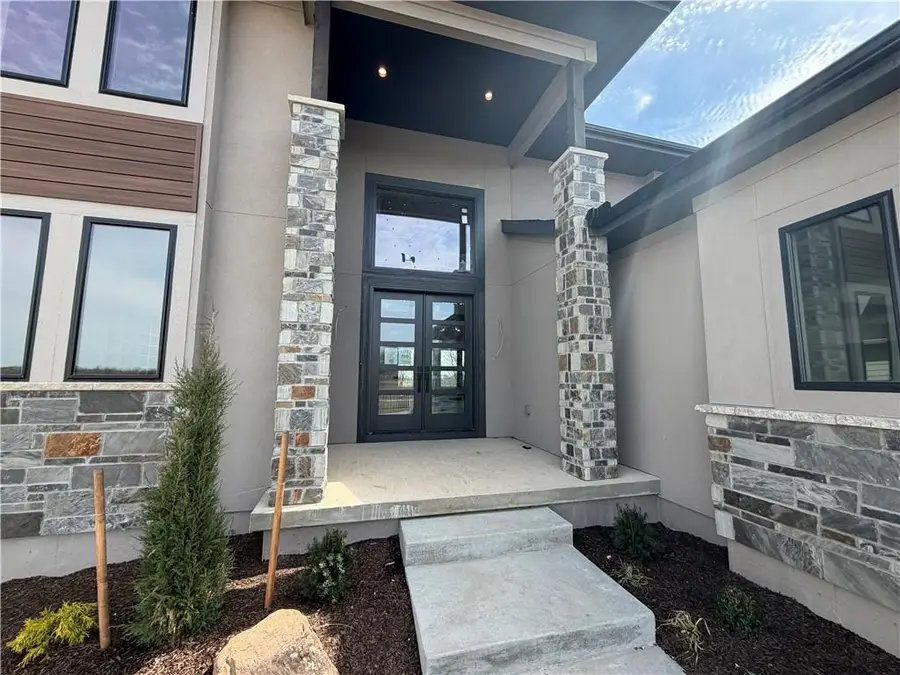 16071 S Twilight Lane, Olathe, KS 66062 - #2