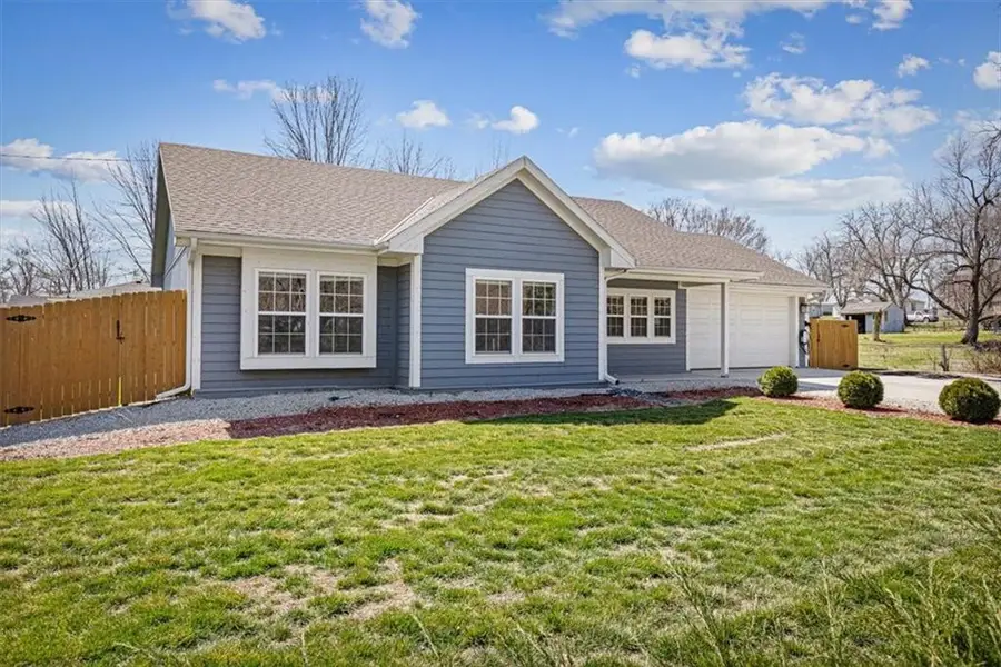 301 Plattsburg Street, Lathrop, MO 64465 - #2