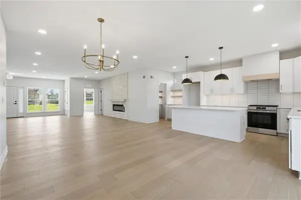 1412 NE Ernest Way, Lee's Summit, MO 64086