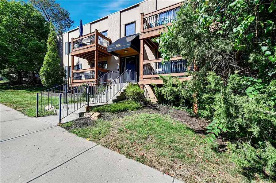 1114 W 46th Street #2, Kansas City, MO 64111 - #2