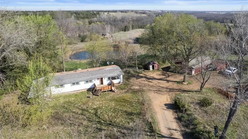 5722 W 117th Street, Carbondale, KS 66414 - #1