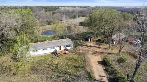 5722 W 117th Street, Carbondale, KS 66414
