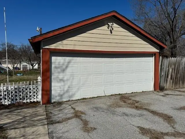 230 Allen Avenue, Chanute, KS 66720 - #3