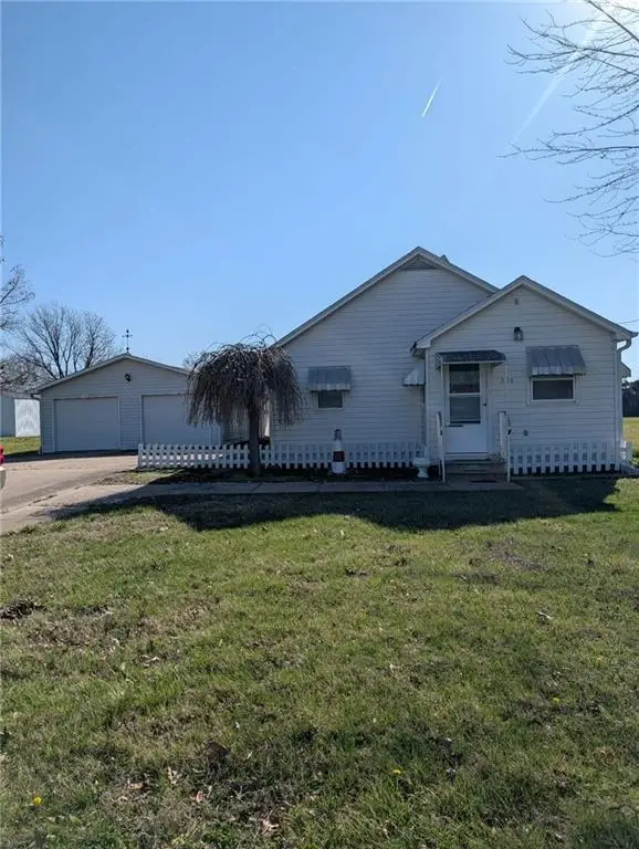 308 N Cleveland Street, Garnett, KS 66032 - #1