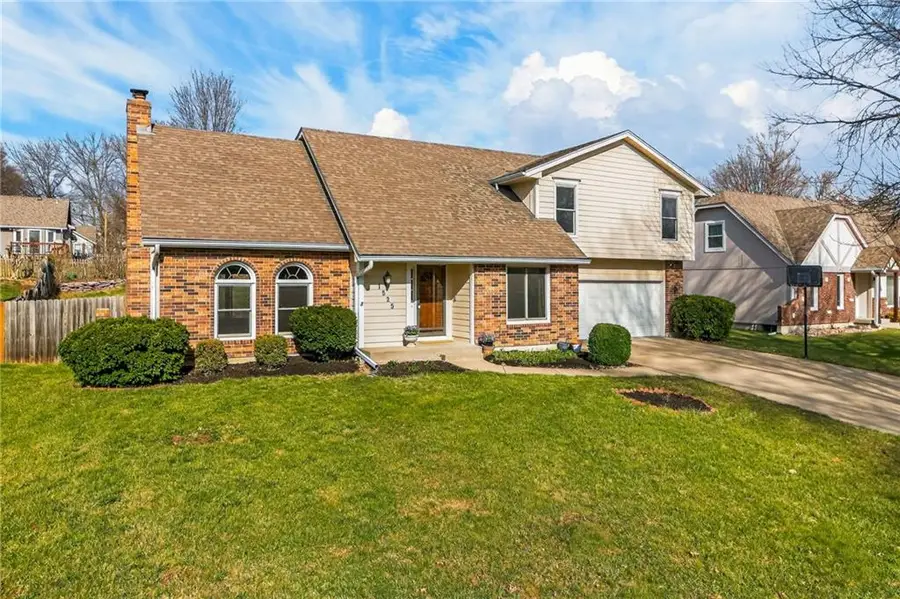 1525 Yorkshire Drive, Lees Summit, MO 64086 - #2