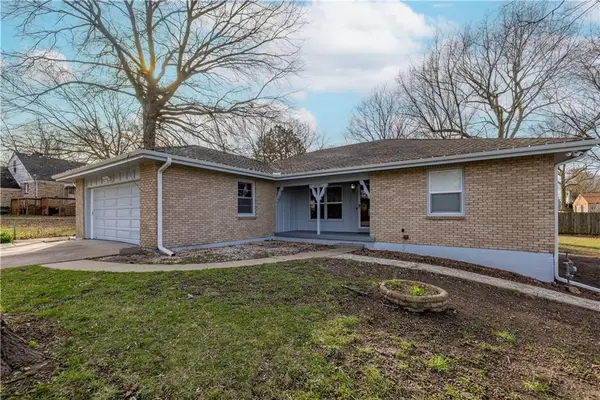 10105 E 35th Street S, Independence, MO 64052
