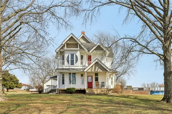 10368 NW O Highway, Blairstown, MO 64726