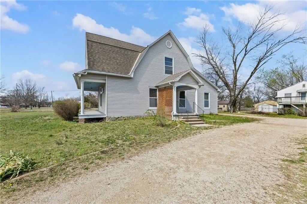 702 N Kentucky Street, Iola, KS 66749 - #1