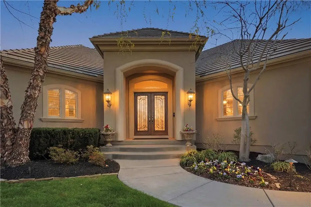 5275 W 150th Terrace, Leawood, KS 66224 - #1