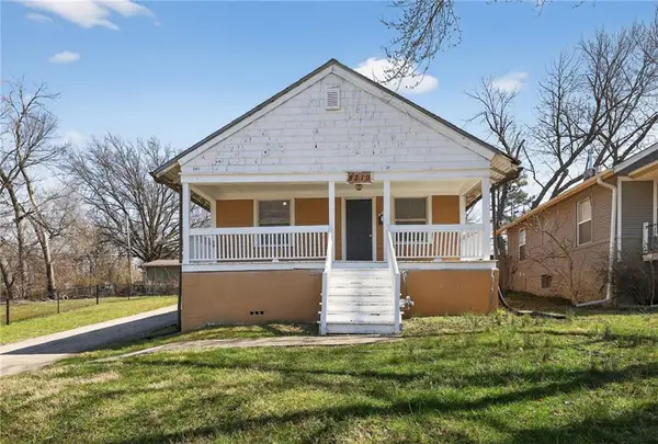 8219 Wayne Avenue, Kansas City, MO 64131