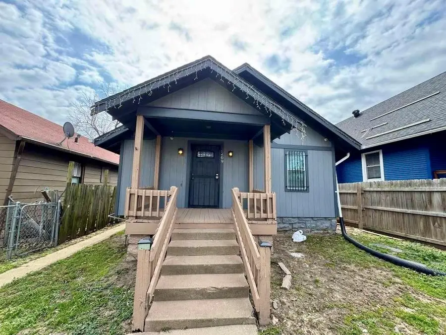 5209 E 6th Street, Kansas City, MO 64124 - #2