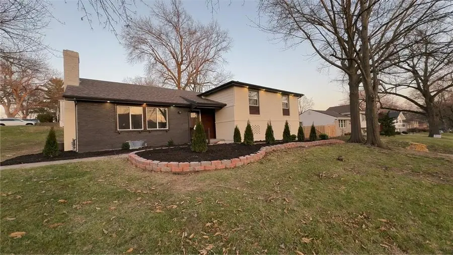 8701 Ward Parkway, Kansas City, MO 64114 - #2