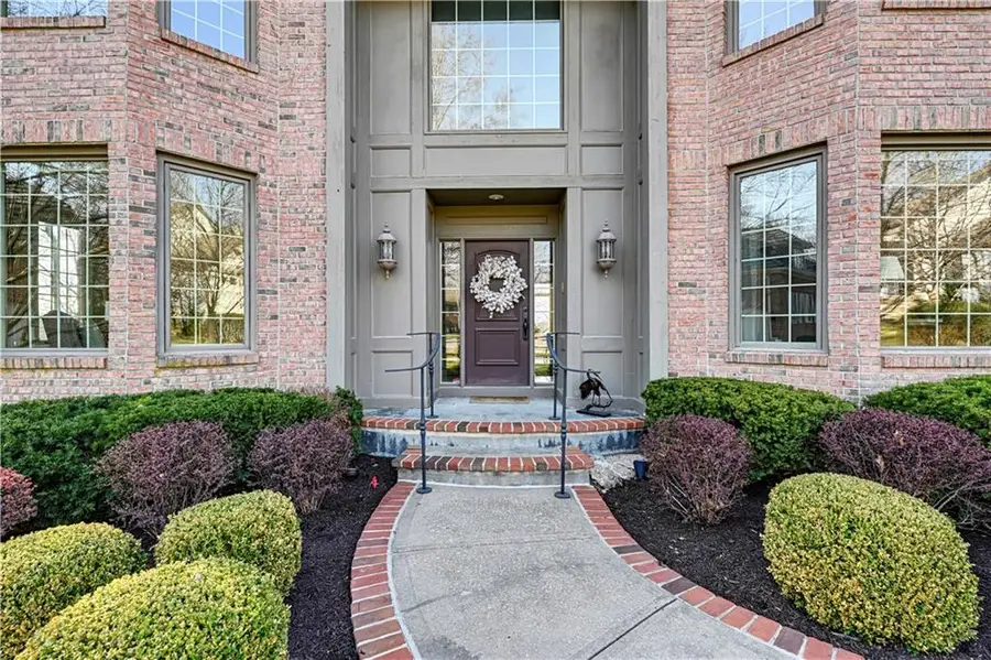 60 W Dundee Court, Loch Lloyd, MO 64012 - #3