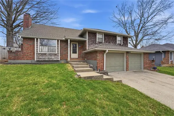 200 SE Sherri Lane, Blue Springs, MO 64014