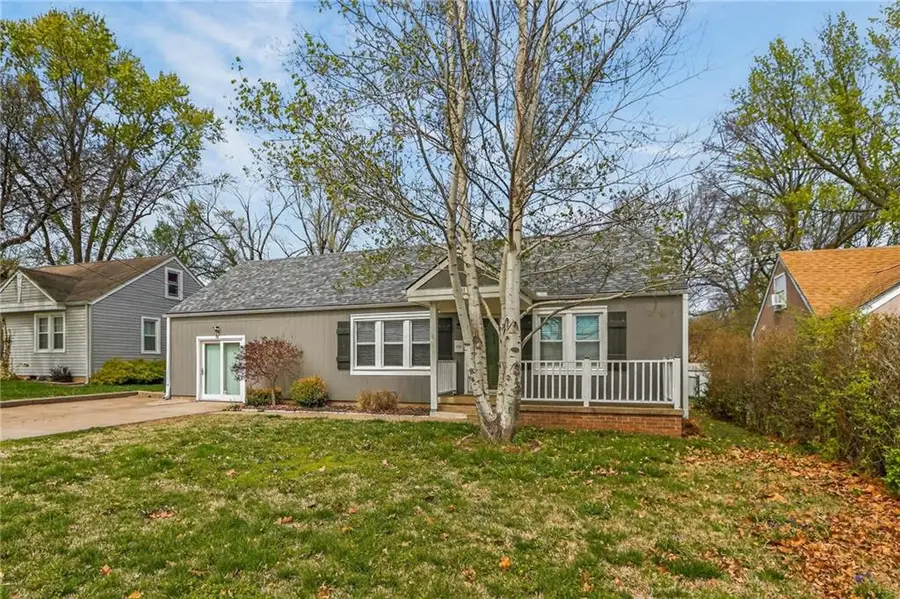 1101 NW B Street, Blue Springs, MO 64015 - #2