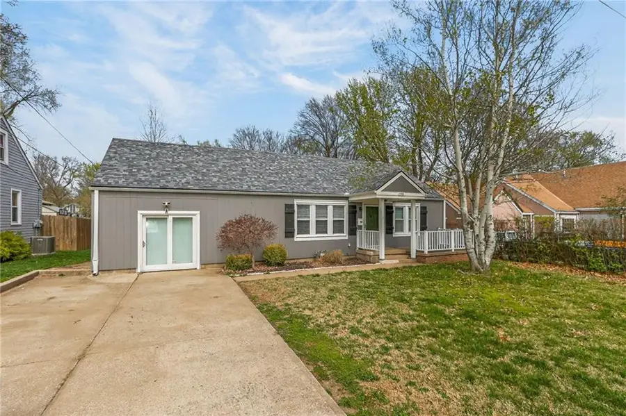 1101 NW B Street, Blue Springs, MO 64015 - #3