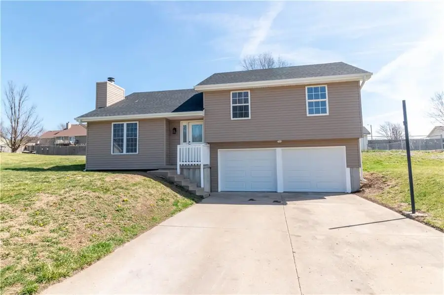 505 Santa Fe Drive, Gower, MO 64454 - #2