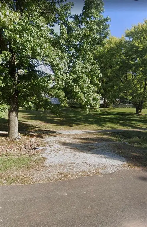 E Walnut Street, Drexel, MO 64724