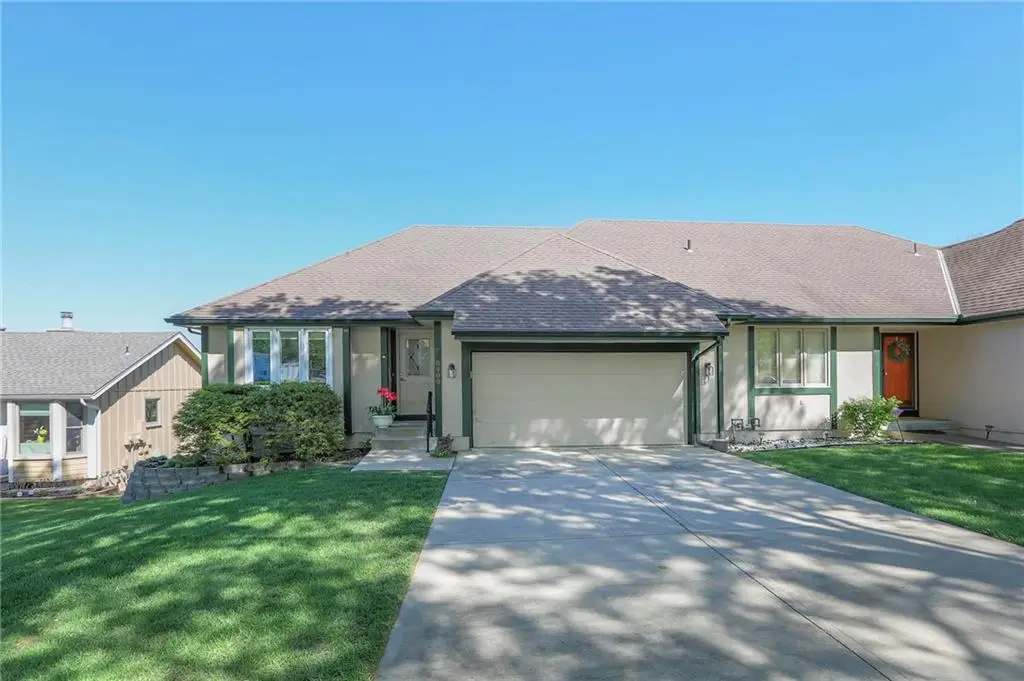 8409 Westridge Road, Raytown, MO 64138 - #1